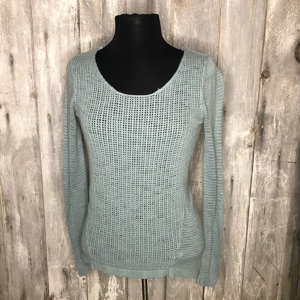 Thin sweater